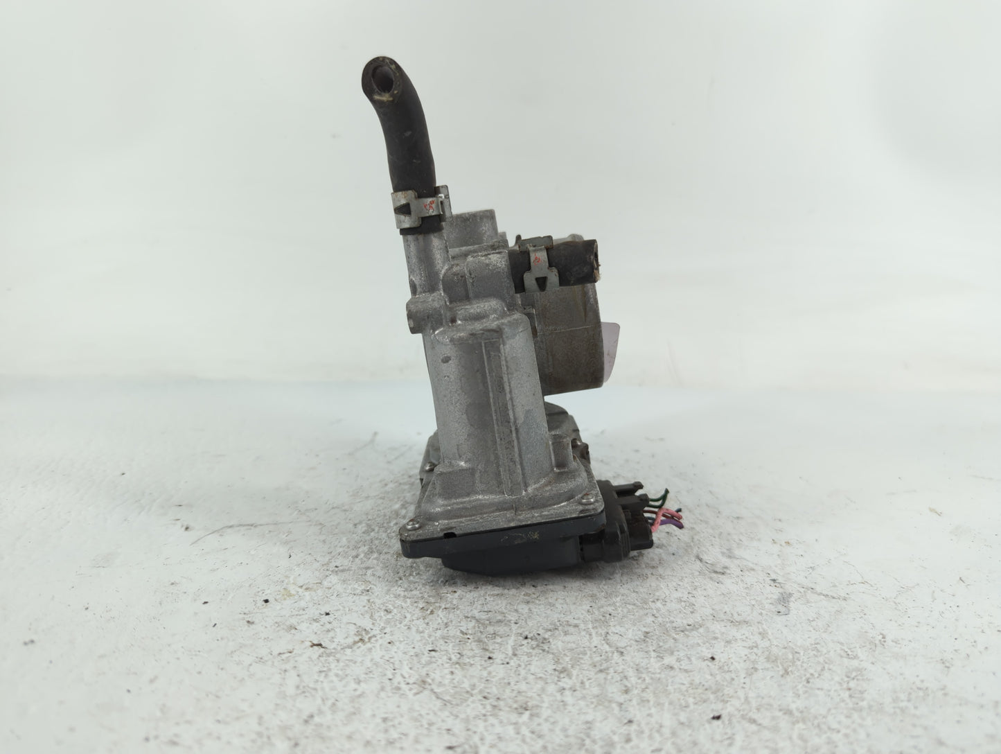 2011-2019 Toyota Corolla Throttle Body P/N:22030-0T080 Fits Fits 2011 2012 2013 2014 2015 2016 2017 2018 2019 OEM Used Auto 