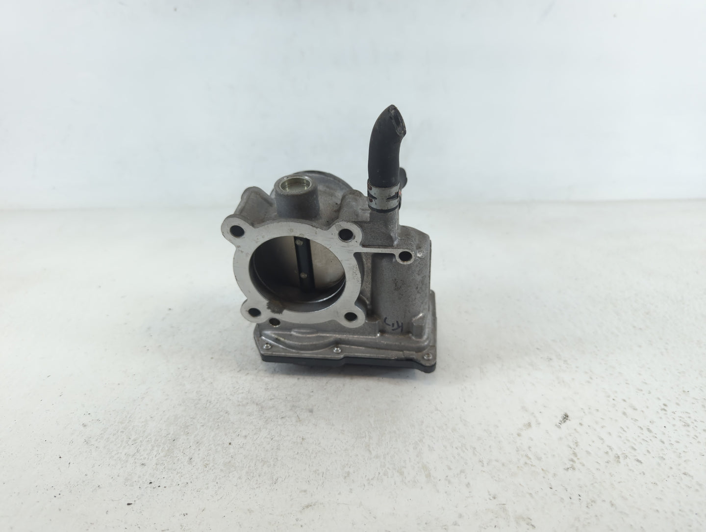 2011-2019 Toyota Corolla Throttle Body P/N:22030-0T080 Fits Fits 2011 2012 2013 2014 2015 2016 2017 2018 2019 OEM Used Auto 