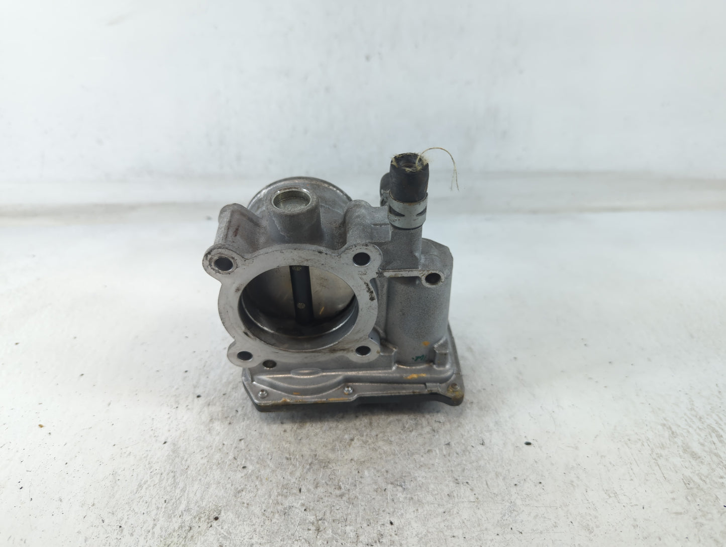 2011-2019 Toyota Corolla Throttle Body P/N:22030-0T080 Fits Fits 2011 2012 2013 2014 2015 2016 2017 2018 2019 OEM Used Auto 