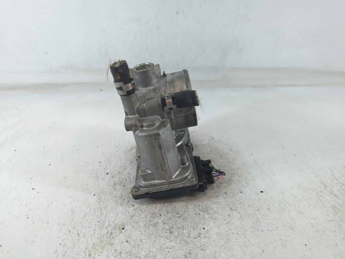 2011-2019 Toyota Corolla Throttle Body P/N:22030-0T080 Fits Fits 2011 2012 2013 2014 2015 2016 2017 2018 2019 OEM Used Auto 