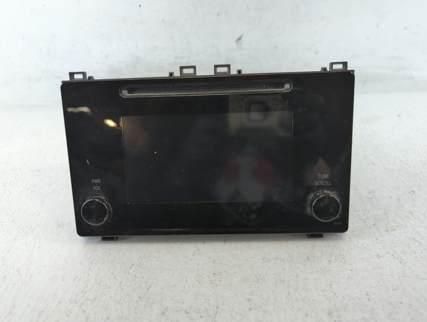 2017-2019 Toyota Corolla Am Fm Cd Player Radio Receiver - Oemusedautoparts1.com