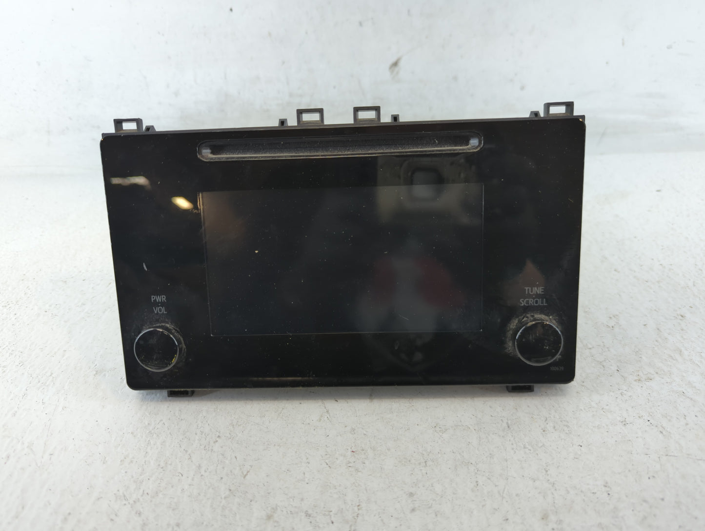 2017-2019 Toyota Corolla Am Fm Cd Player Radio Receiver - Oemusedautoparts1.com