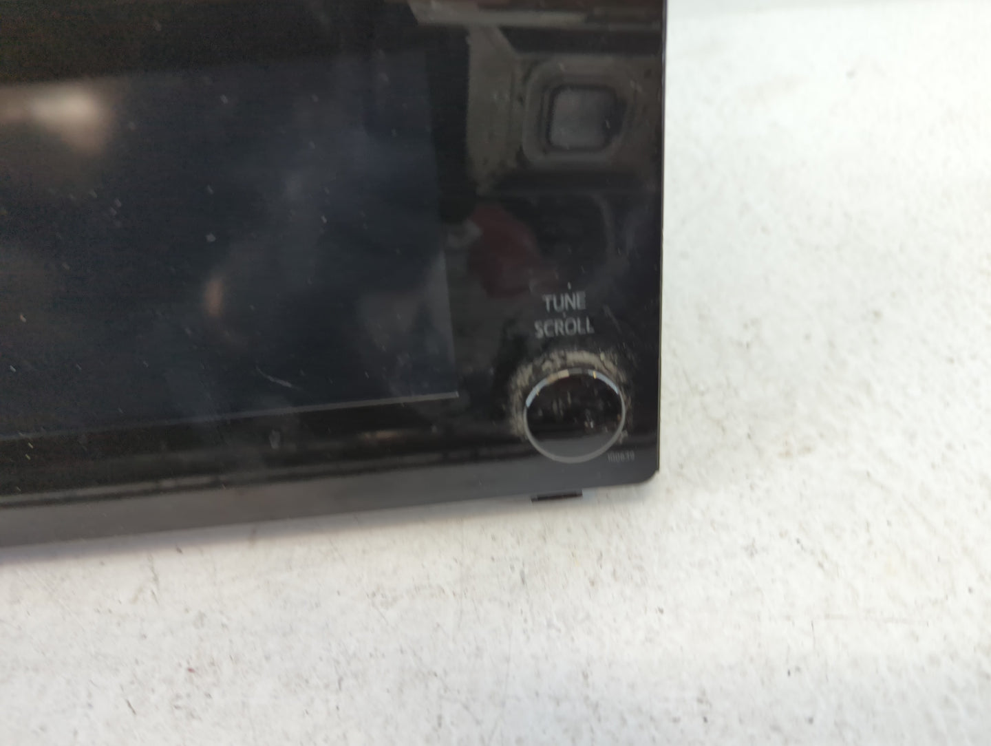 2017-2019 Toyota Corolla Am Fm Cd Player Radio Receiver - Oemusedautoparts1.com