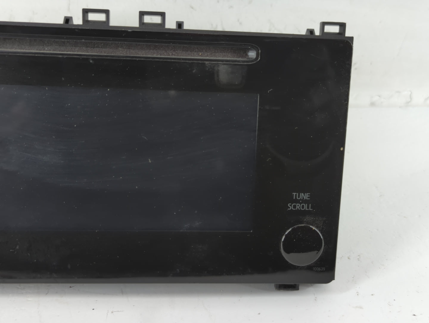2017-2019 Toyota Corolla Am Fm Cd Player Radio Receiver - Oemusedautoparts1.com