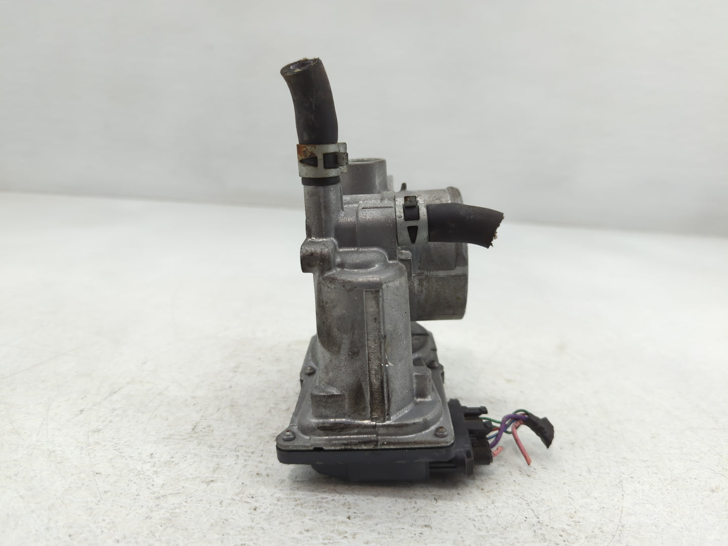 2011-2019 Toyota Corolla Throttle Body P/N:22030-0T080 Fits Fits 2011 2012 2013 2014 2015 2016 2017 2018 2019 OEM Used Auto 