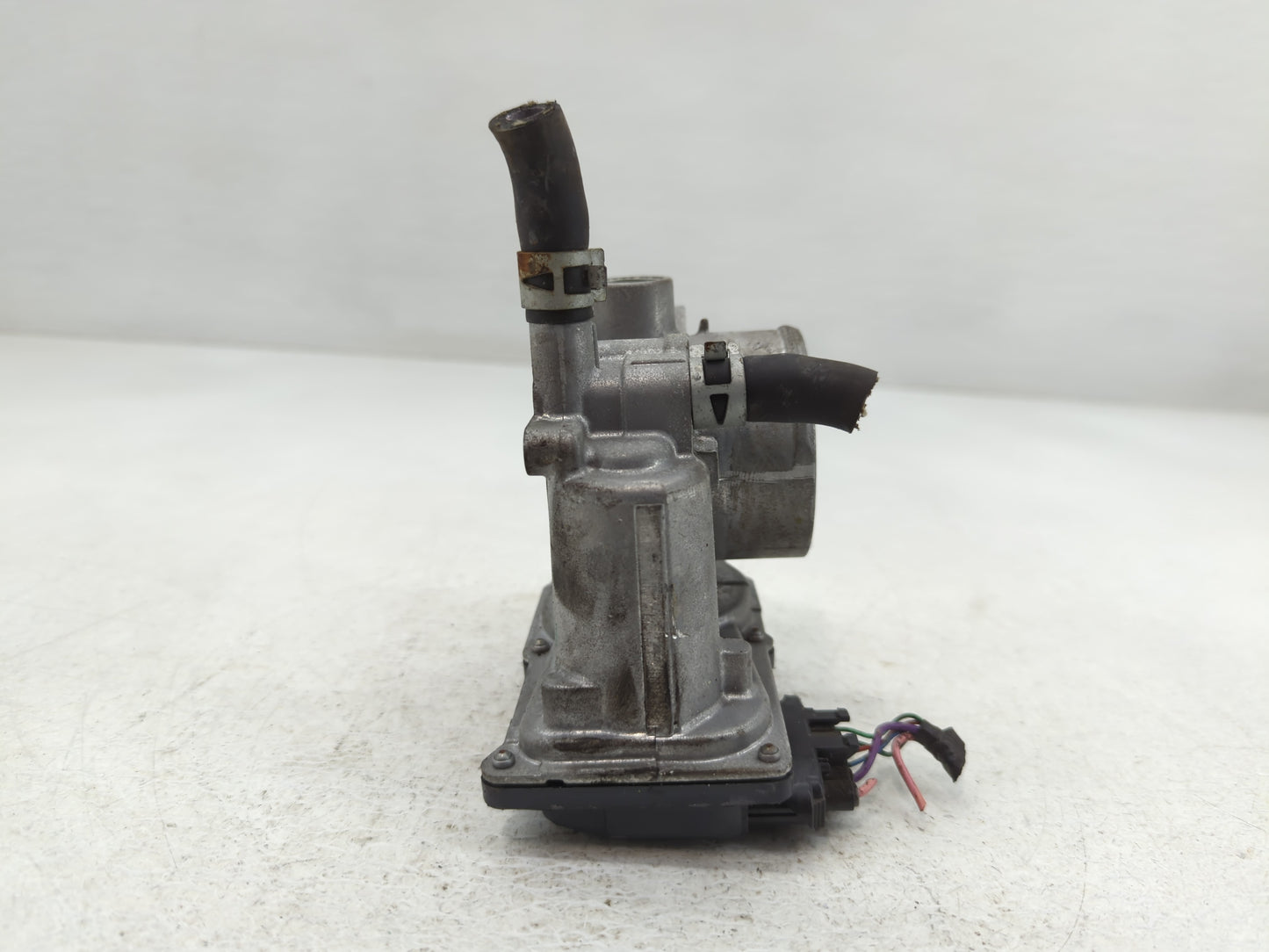 2011-2019 Toyota Corolla Throttle Body P/N:22030-0T080 Fits Fits 2011 2012 2013 2014 2015 2016 2017 2018 2019 OEM Used Auto 