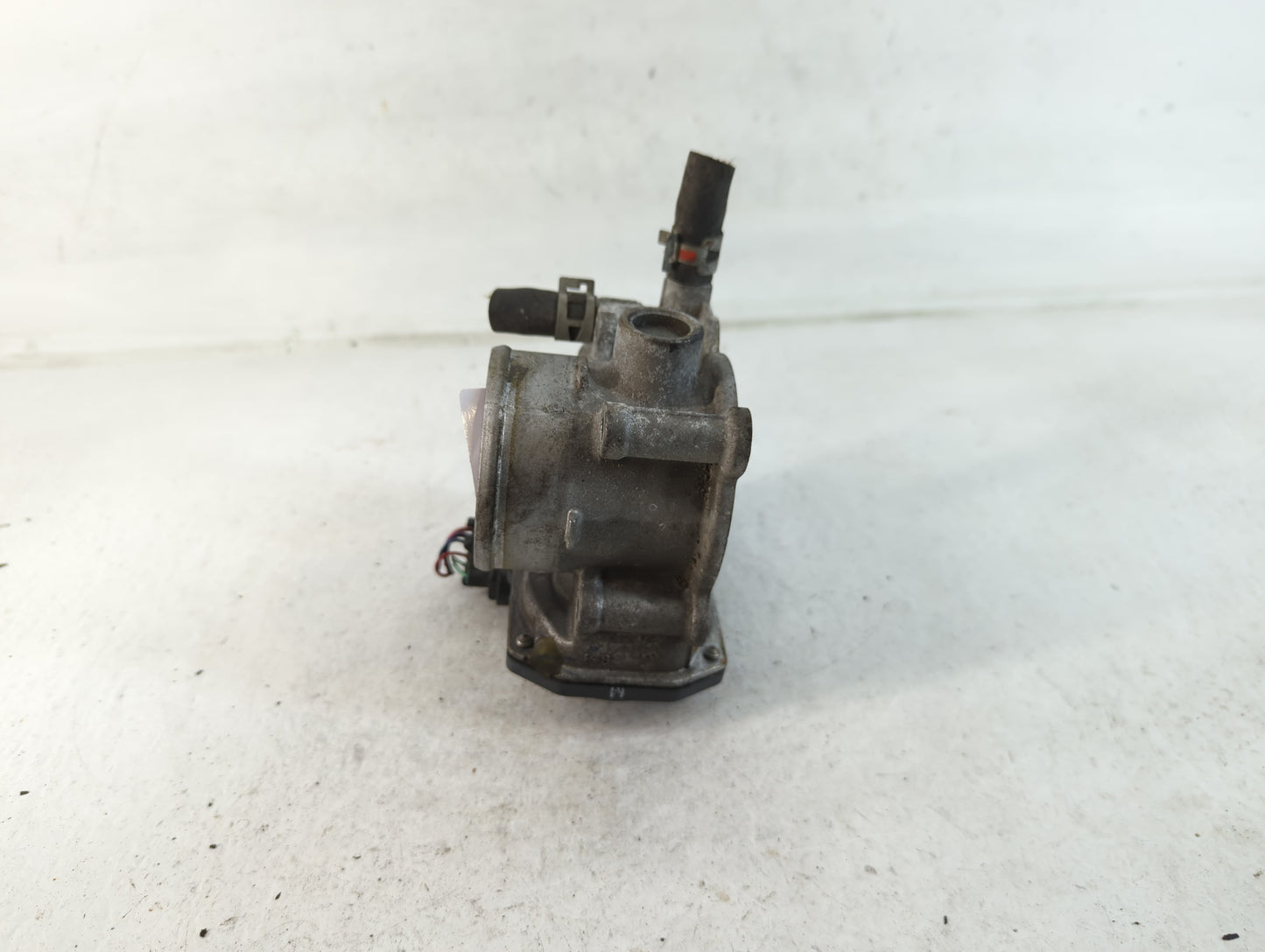 2011-2019 Toyota Corolla Throttle Body P/N:22030-0T080 Fits Fits 2011 2012 2013 2014 2015 2016 2017 2018 2019 OEM Used Auto 