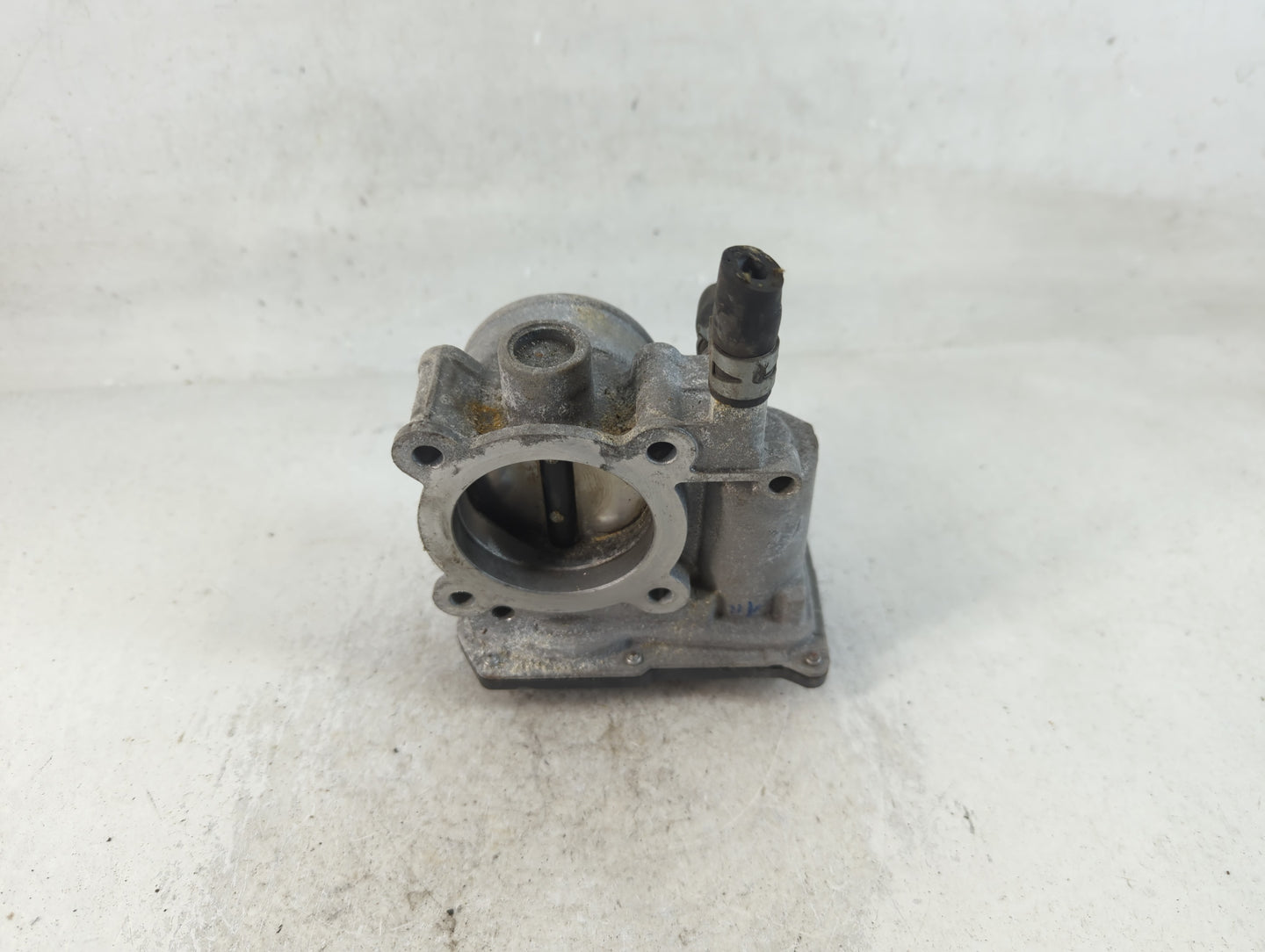 2011-2019 Toyota Corolla Throttle Body P/N:22030-0T080 Fits Fits 2011 2012 2013 2014 2015 2016 2017 2018 2019 OEM Used Auto 