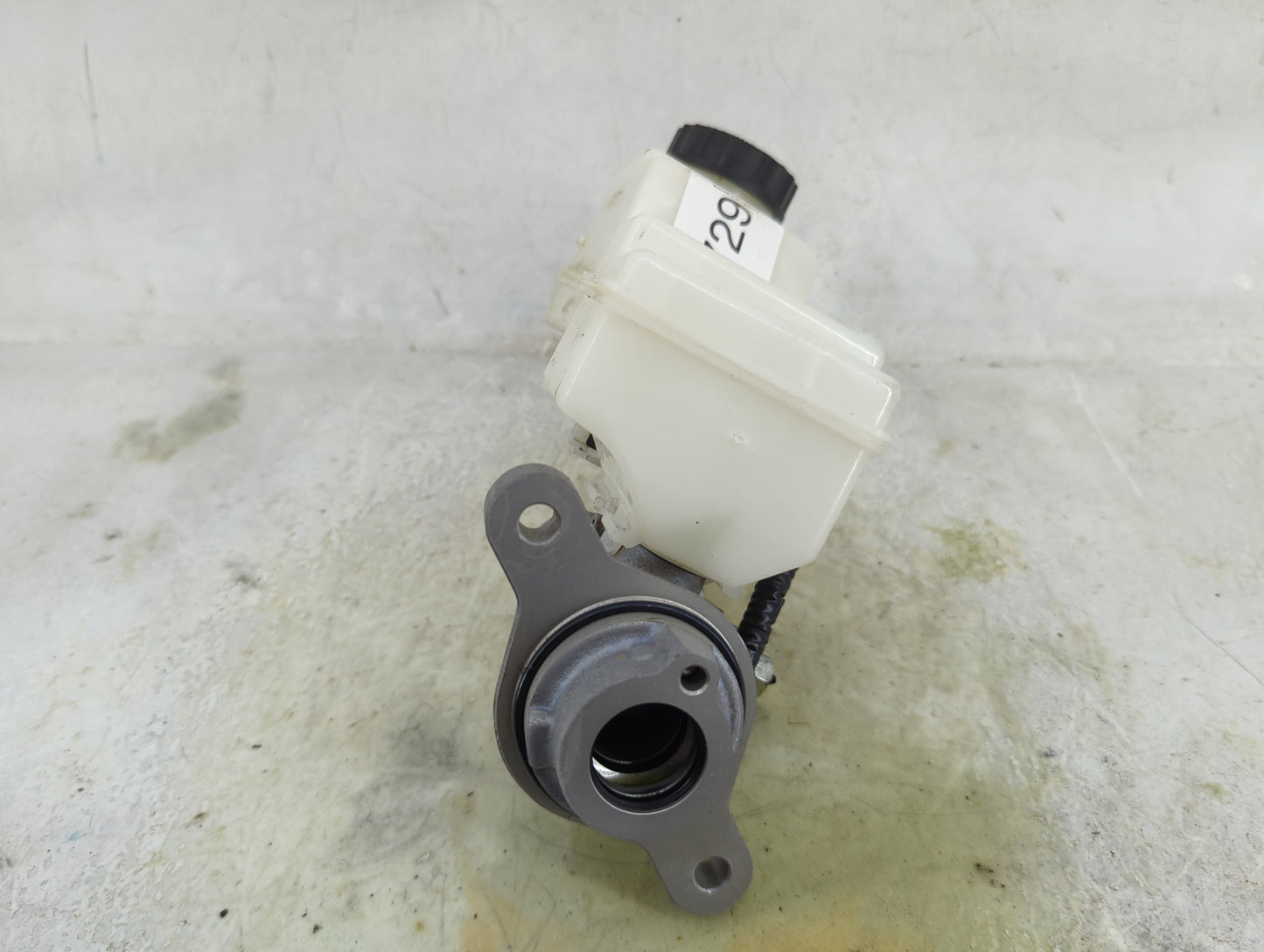 Toyota Corolla Im Brake Master Cylinder - Oemusedautoparts1.com