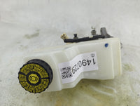 Toyota Corolla Im Brake Master Cylinder - Oemusedautoparts1.com