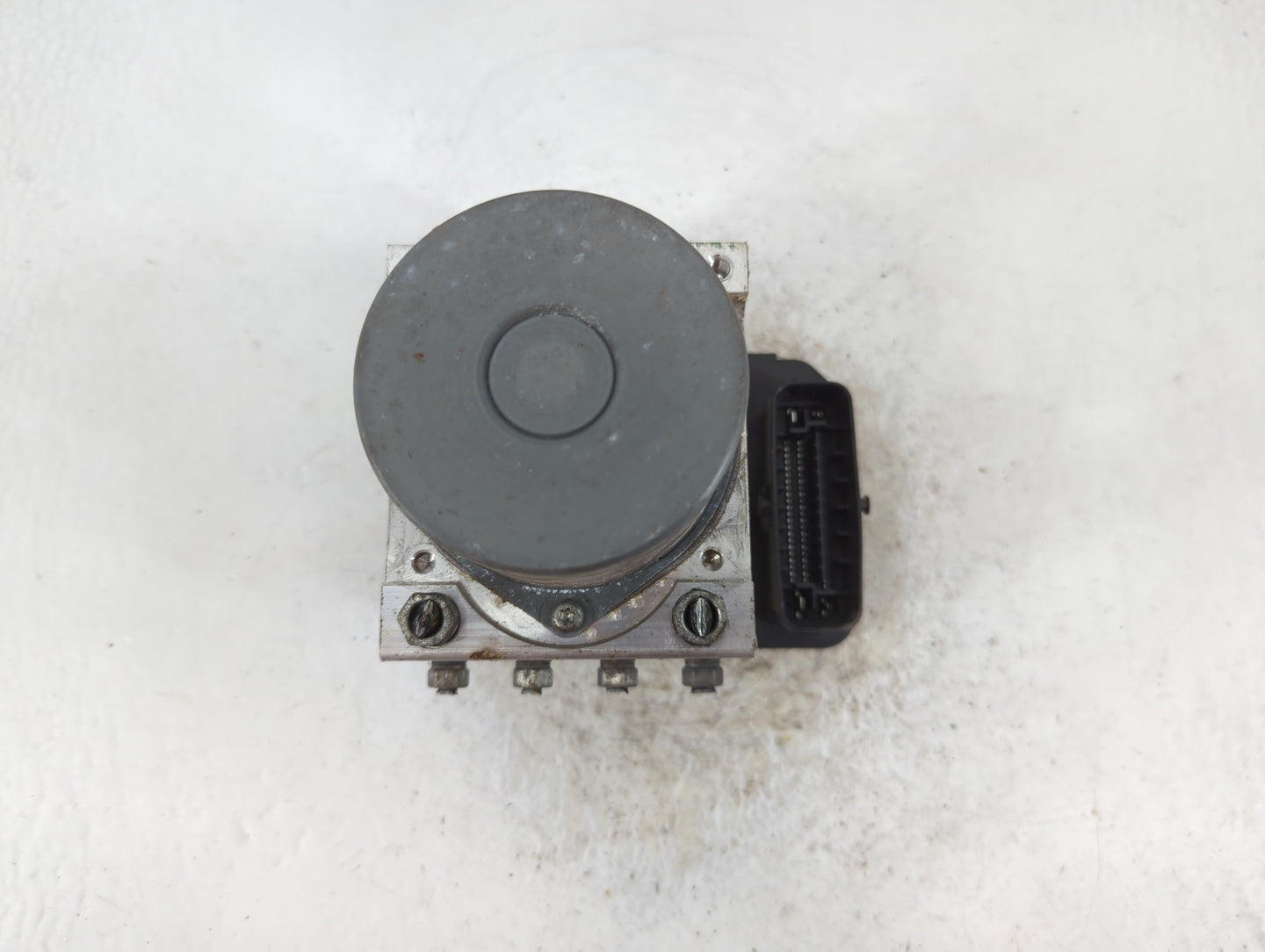 2017-2019 Toyota Highlander ABS Pump Control Module Replacement P/N:89541-0E100 Fits Fits 2017 2018 2019 OEM Used Auto Parts