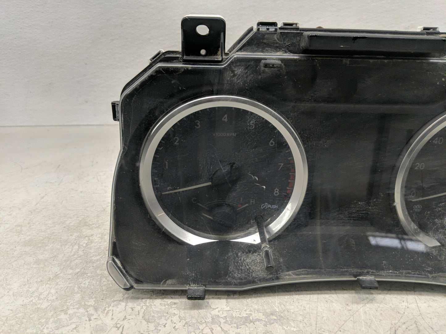 2017-2018 Toyota Highlander Instrument Cluster Speedometer Gauges P/N:83800-0E850-00 Fits Fits 2017 2018 OEM Used Auto Parts