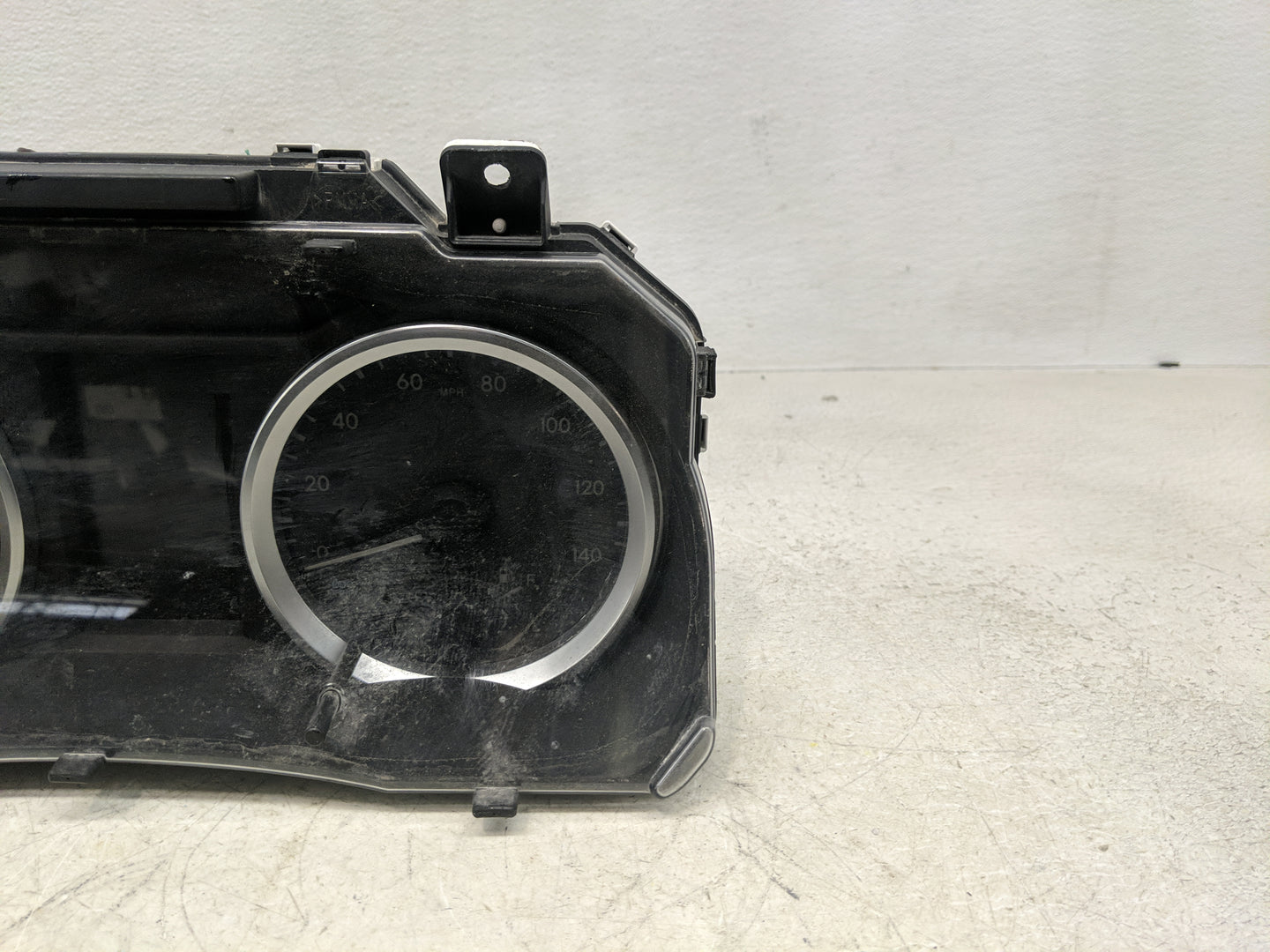 2017-2018 Toyota Highlander Instrument Cluster Speedometer Gauges P/N:83800-0E850-00 Fits Fits 2017 2018 OEM Used Auto Parts