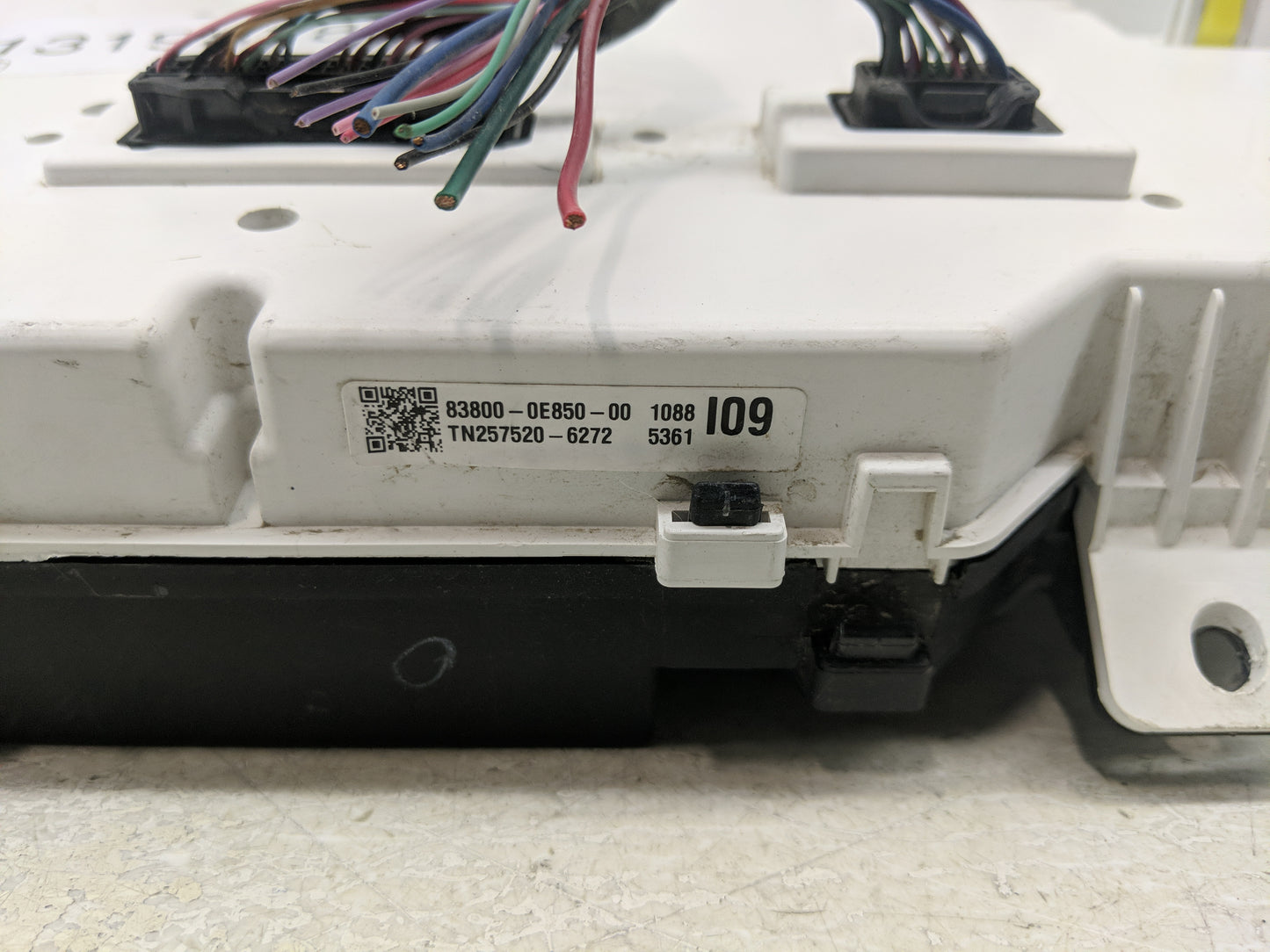 2017-2018 Toyota Highlander Instrument Cluster Speedometer Gauges P/N:83800-0E850-00 Fits Fits 2017 2018 OEM Used Auto Parts