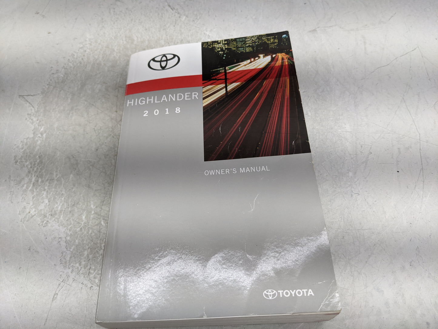 2018 Toyota Highlander Owners Manual Book Guide P/N:01999-0E031 OEM Used Auto Parts - Oemusedautoparts1.com