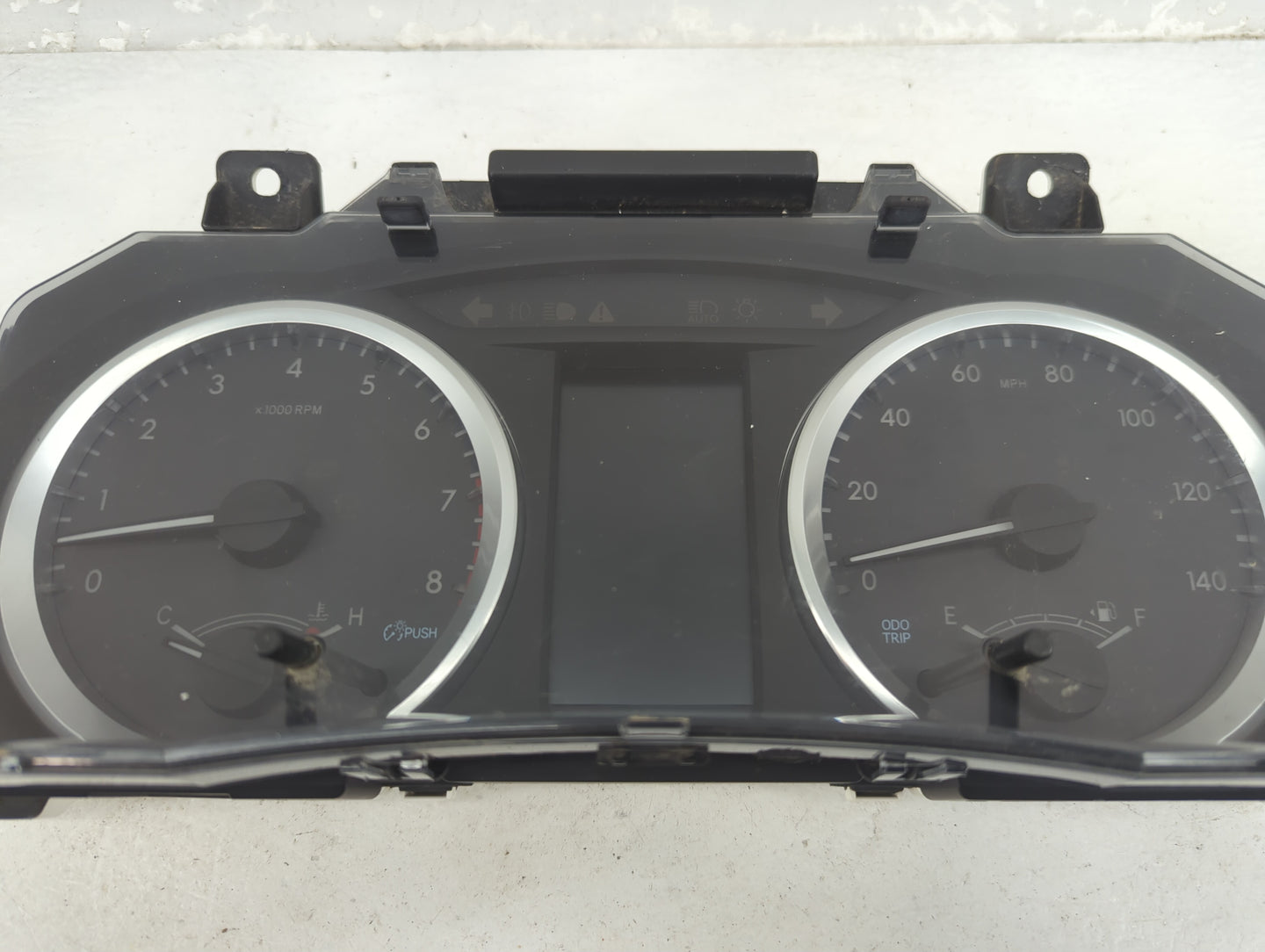 2017-2018 Toyota Highlander Instrument Cluster Speedometer Gauges P/N:83800-0E880-00 TN257520-6302 Fits Fits 2017 2018 OEM U