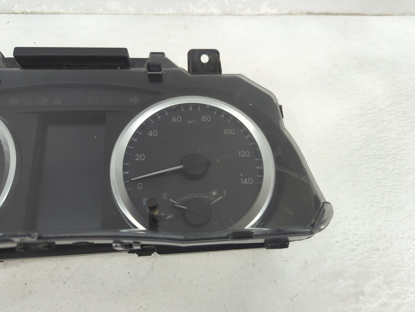 2017-2018 Toyota Highlander Instrument Cluster Speedometer Gauges P/N:83800-0E880-00 TN257520-6302 Fits Fits 2017 2018 OEM U