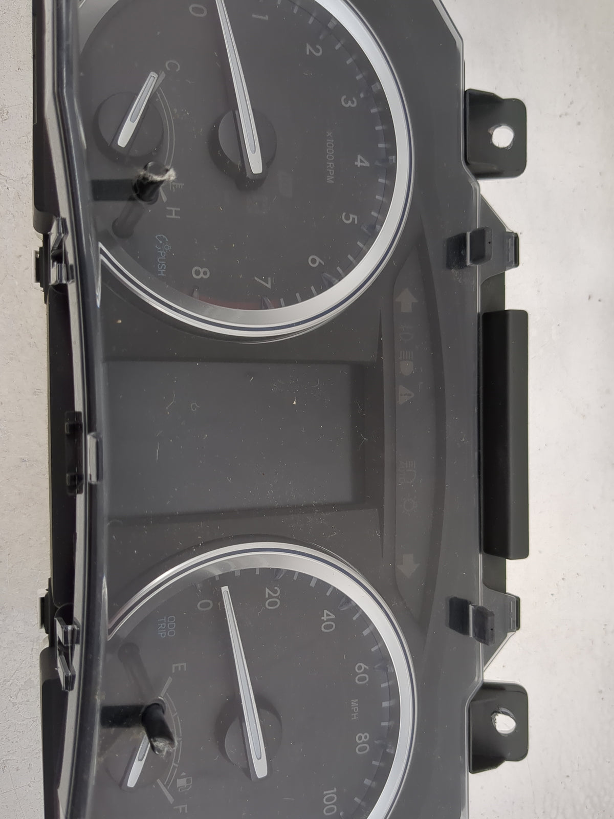 2018 Toyota Highlander Instrument Cluster Speedometer Gauges P/N:83800-0E810-00 TN257520-6232 Miles: Fits OEM Used Auto Part