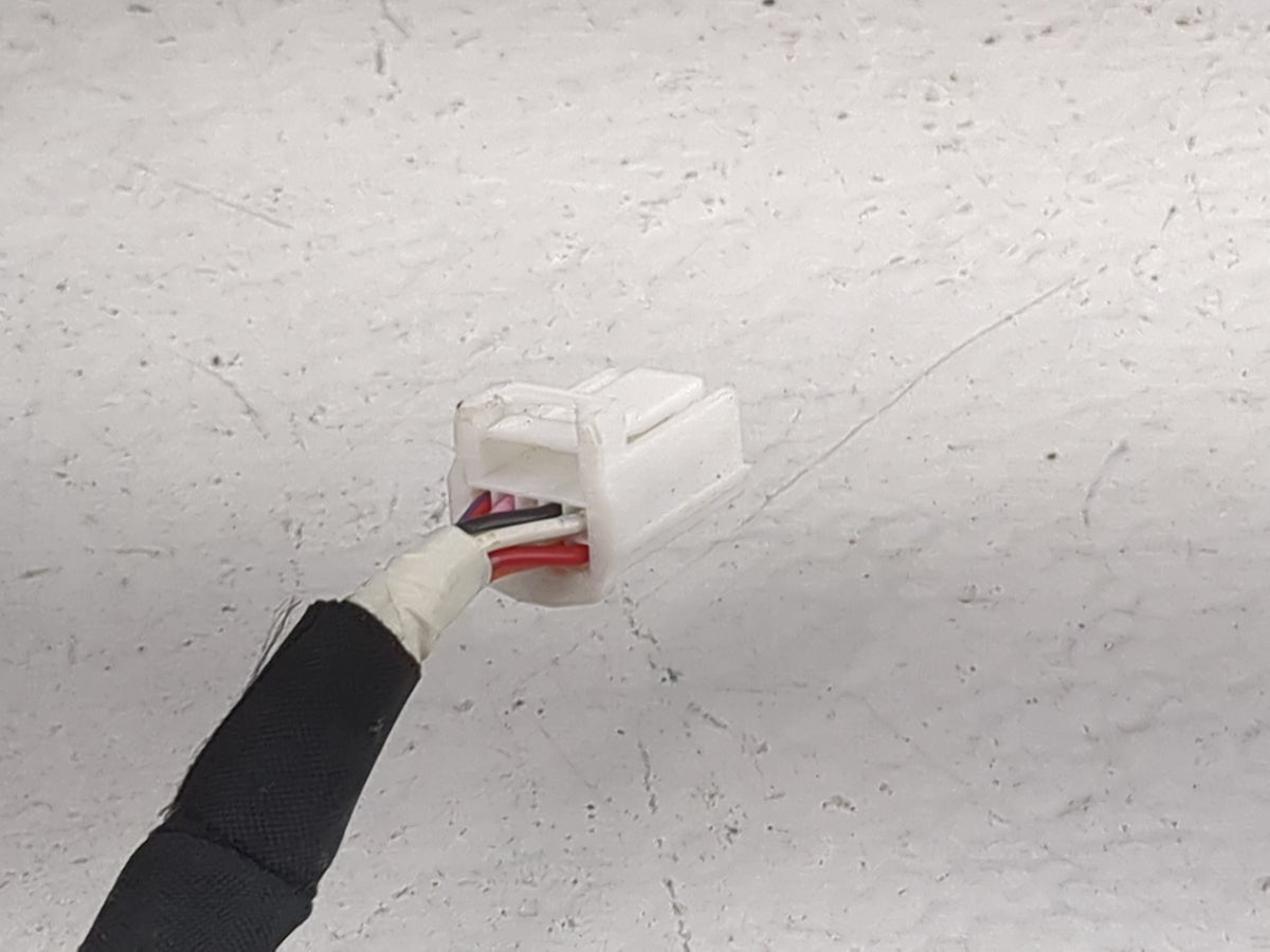 2014-2019 Toyota Highlander Passenger Side View Mirror - Right Door Mirror OEM Used - Oemusedautoparts1.com