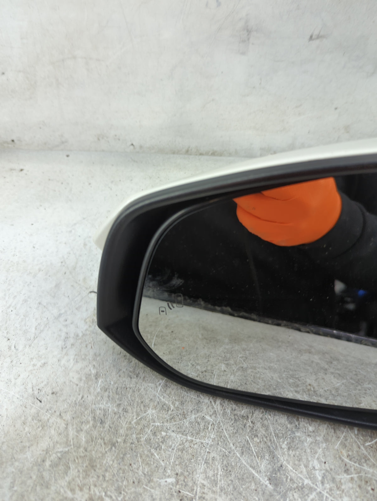 2014-2019 Toyota Highlander Driver Side View Mirror - Left Door Mirror OEM Used - Oemusedautoparts1.com