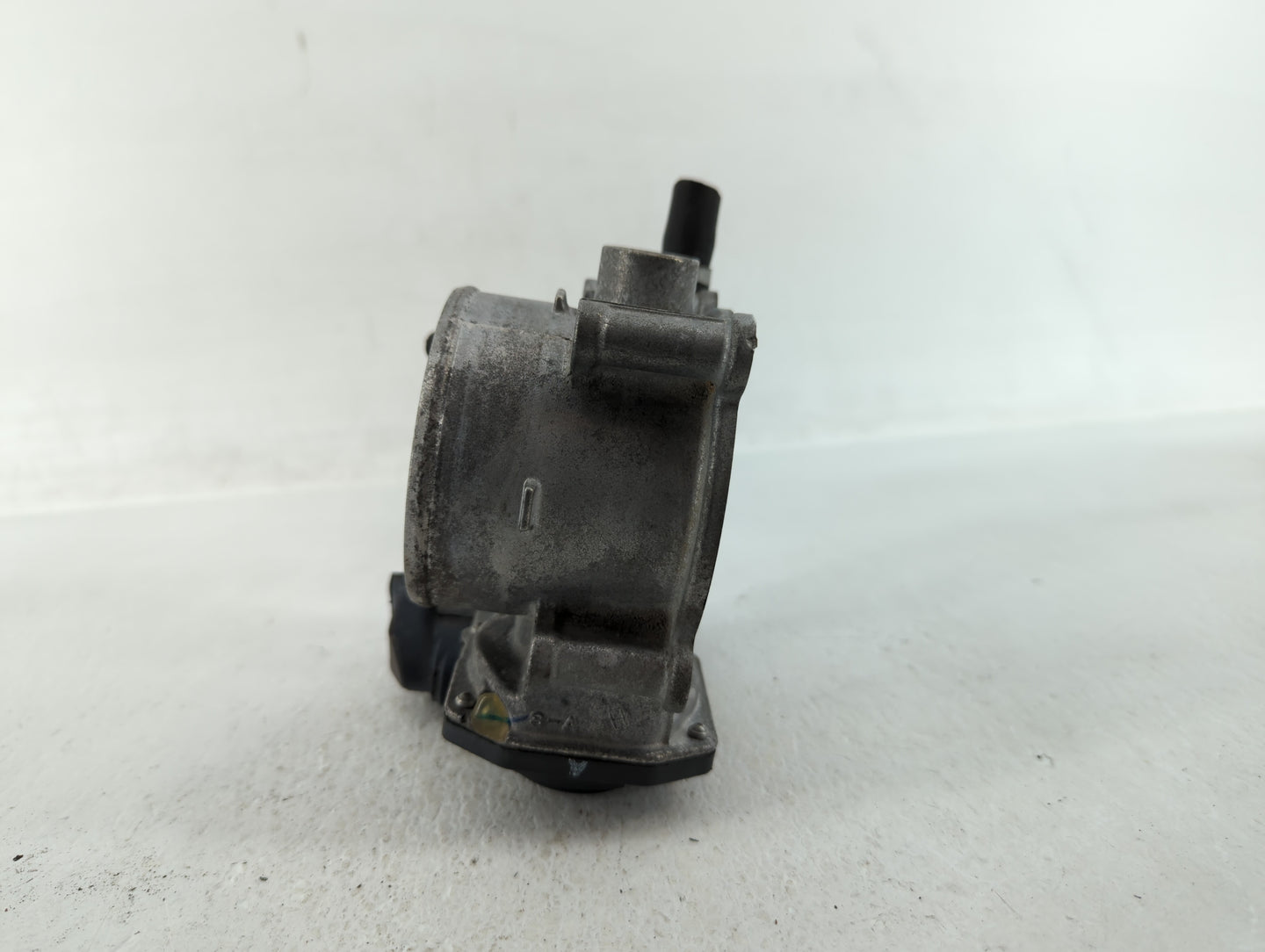 2017-2022 Toyota Highlander Throttle Body P/N:22030-0P060 Fits Fits 2016 2017 2018 2019 2020 2021 2022 OEM Used Auto Parts -