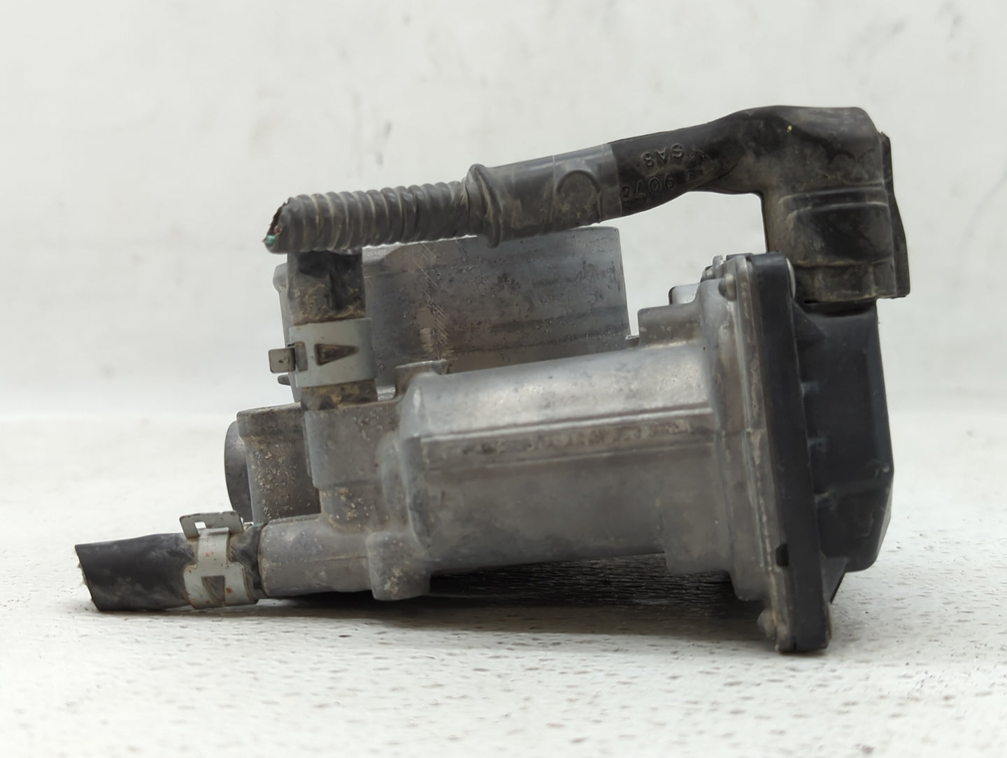 2017-2022 Toyota Highlander Throttle Body P/N:22030-0P060 Fits Fits 2016 2017 2018 2019 2020 2021 2022 OEM Used Auto Parts -