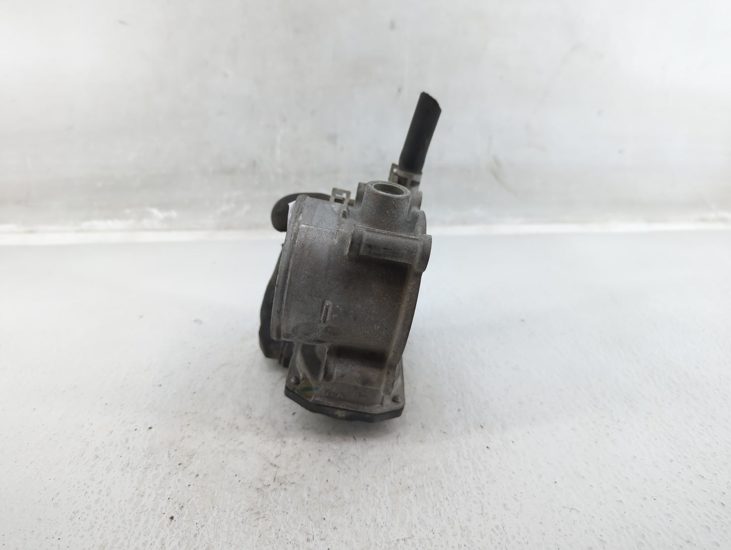 2017-2022 Toyota Highlander Throttle Body P/N:22030-0P060 Fits Fits 2016 2017 2018 2019 2020 2021 2022 OEM Used Auto Parts -