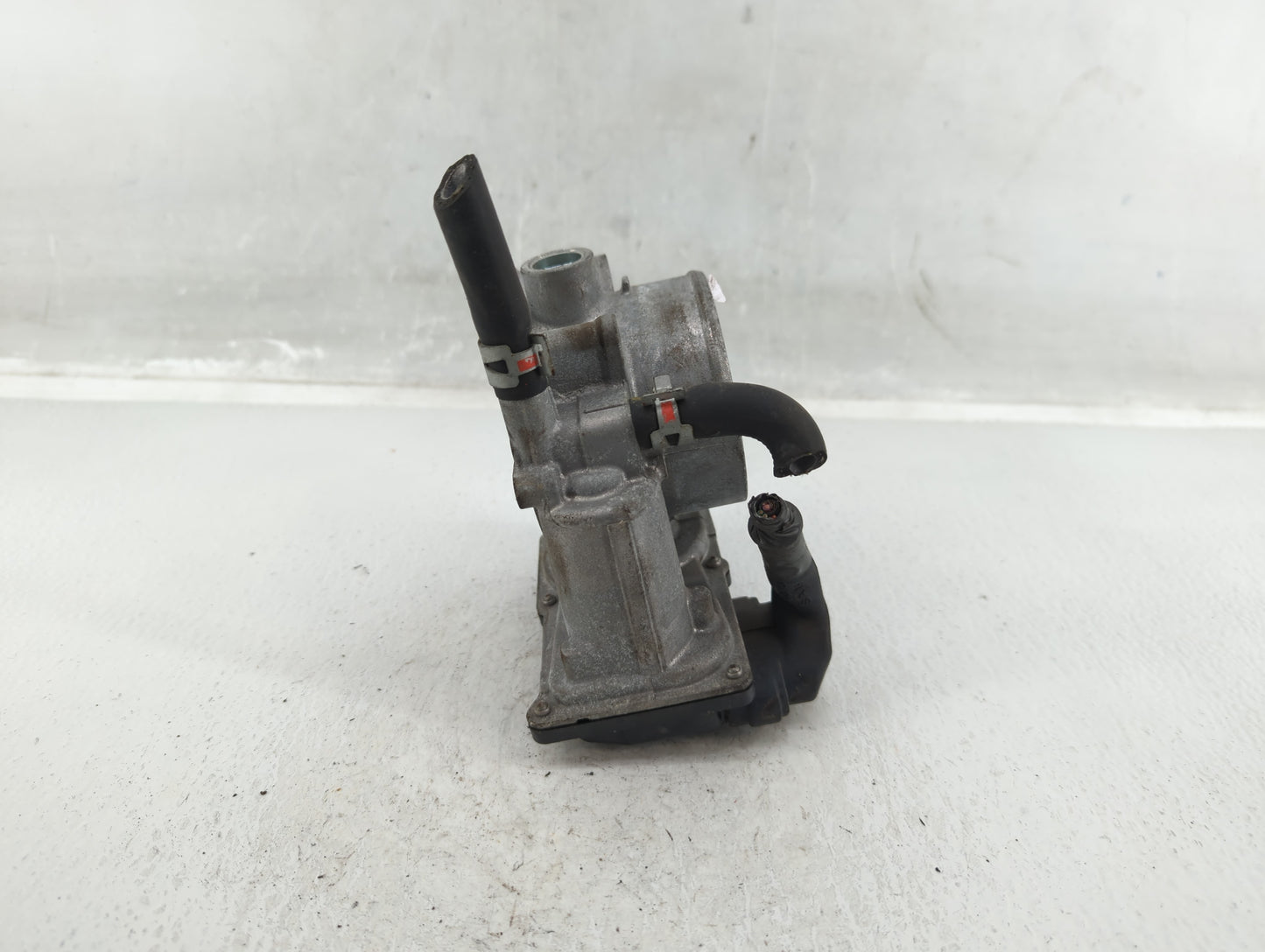 2017-2022 Toyota Highlander Throttle Body P/N:22030-0P060 Fits Fits 2016 2017 2018 2019 2020 2021 2022 OEM Used Auto Parts -