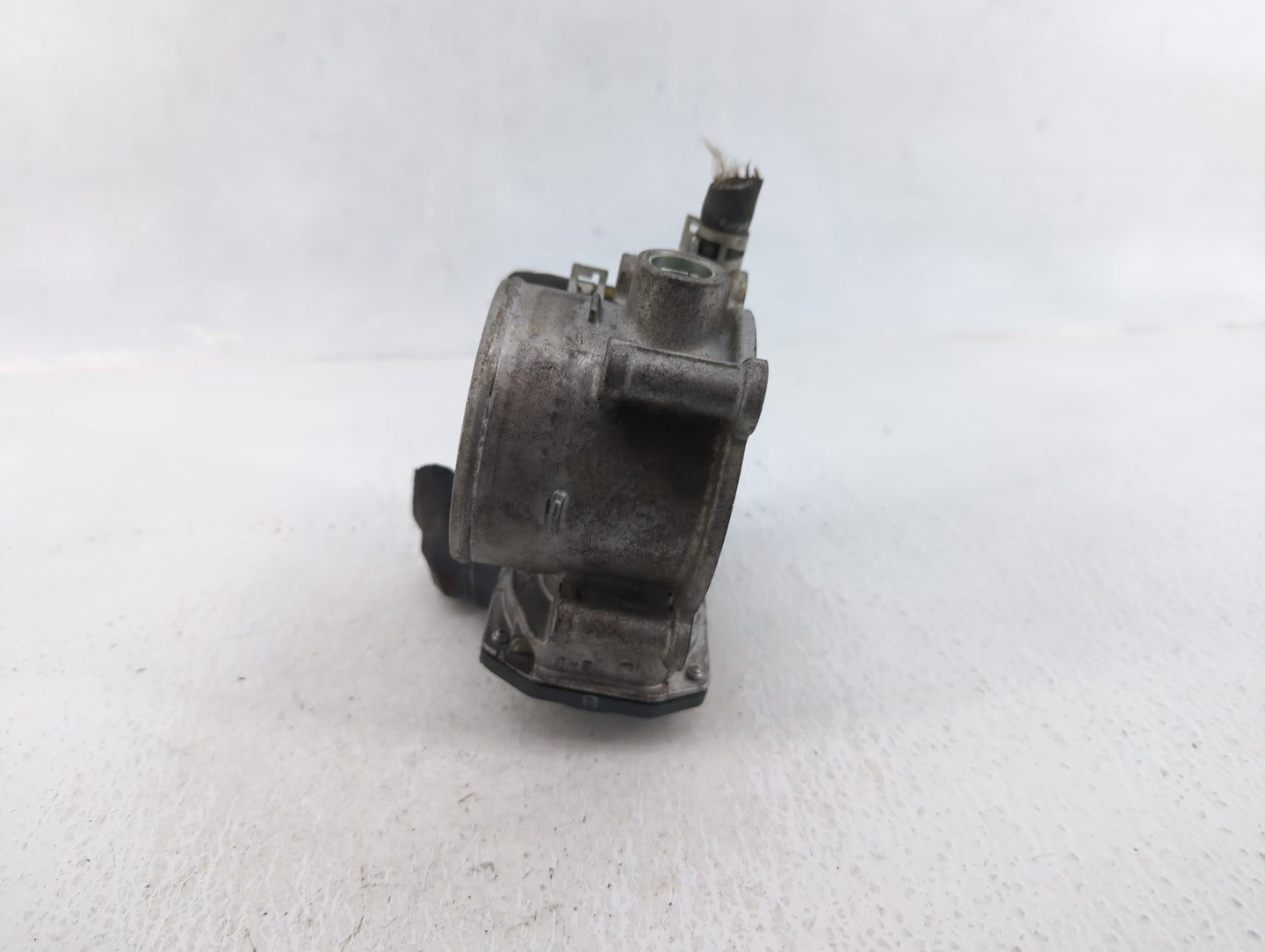 2017-2022 Toyota Highlander Throttle Body P/N:22030-0P060 Fits Fits 2016 2017 2018 2019 2020 2021 2022 OEM Used Auto Parts -