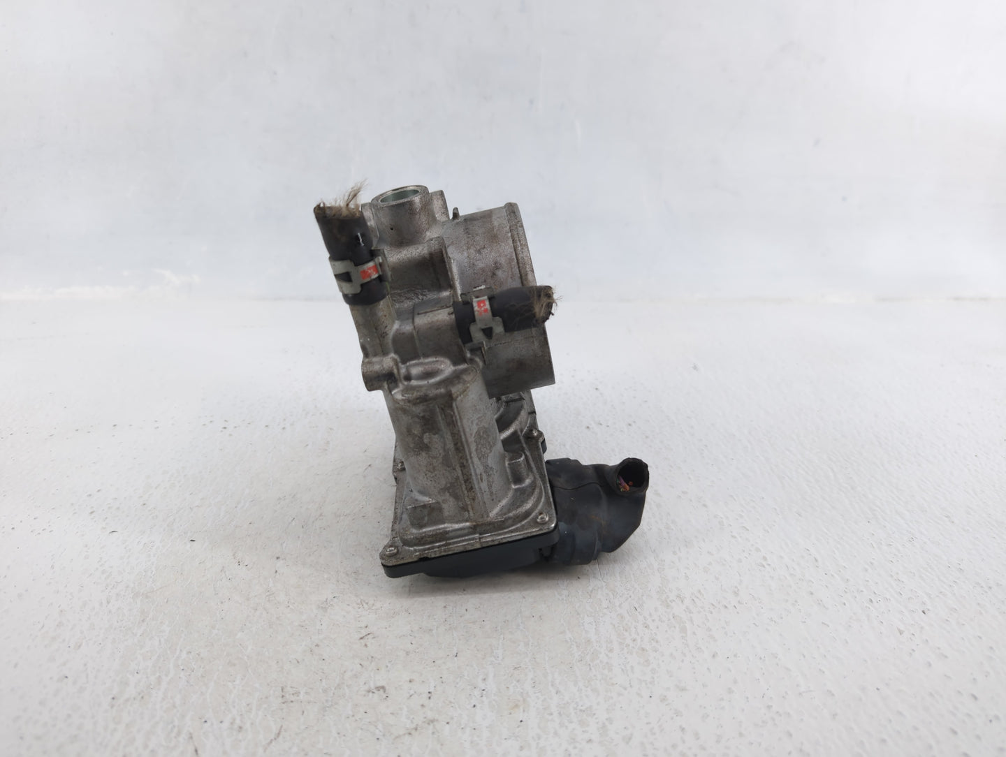 2017-2022 Toyota Highlander Throttle Body P/N:22030-0P060 Fits Fits 2016 2017 2018 2019 2020 2021 2022 OEM Used Auto Parts -