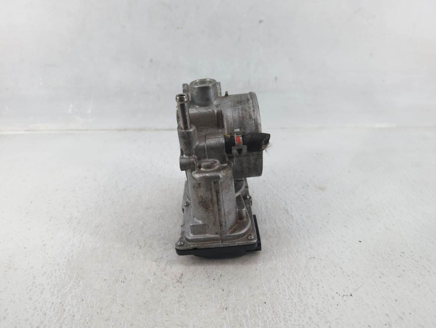 2017-2022 Toyota Highlander Throttle Body P/N:22030-0P060 Fits Fits 2016 2017 2018 2019 2020 2021 2022 OEM Used Auto Parts -