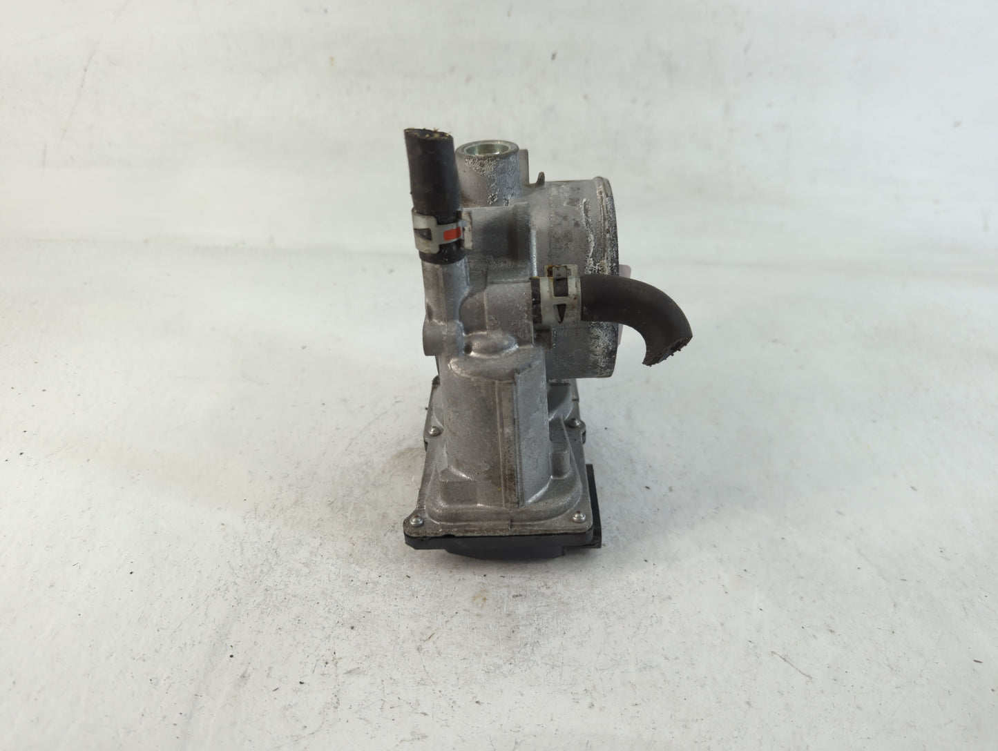 2017-2022 Toyota Highlander Throttle Body P/N:22030-0P060 Fits Fits 2016 2017 2018 2019 2020 2021 2022 OEM Used Auto Parts -