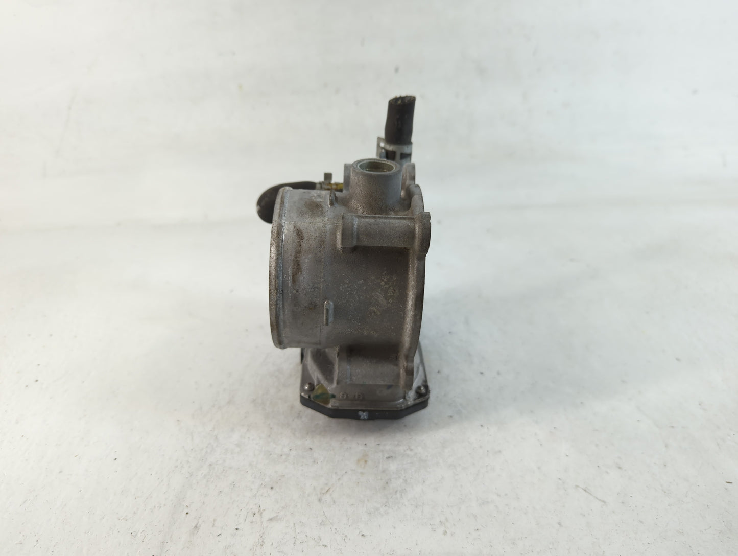 2017-2022 Toyota Highlander Throttle Body P/N:22030-0P060 Fits Fits 2016 2017 2018 2019 2020 2021 2022 OEM Used Auto Parts -