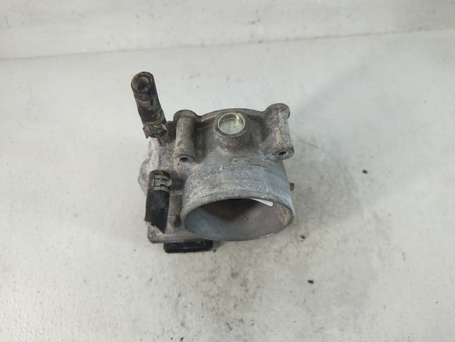 2017-2022 Toyota Highlander Throttle Body P/N:22030-0P060 Fits Fits 2016 2017 2018 2019 2020 2021 2022 OEM Used Auto Parts -