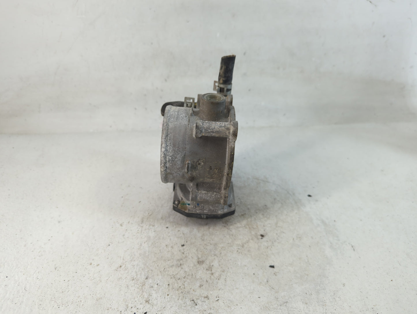 2017-2022 Toyota Highlander Throttle Body P/N:22030-0P060 Fits Fits 2016 2017 2018 2019 2020 2021 2022 OEM Used Auto Parts -