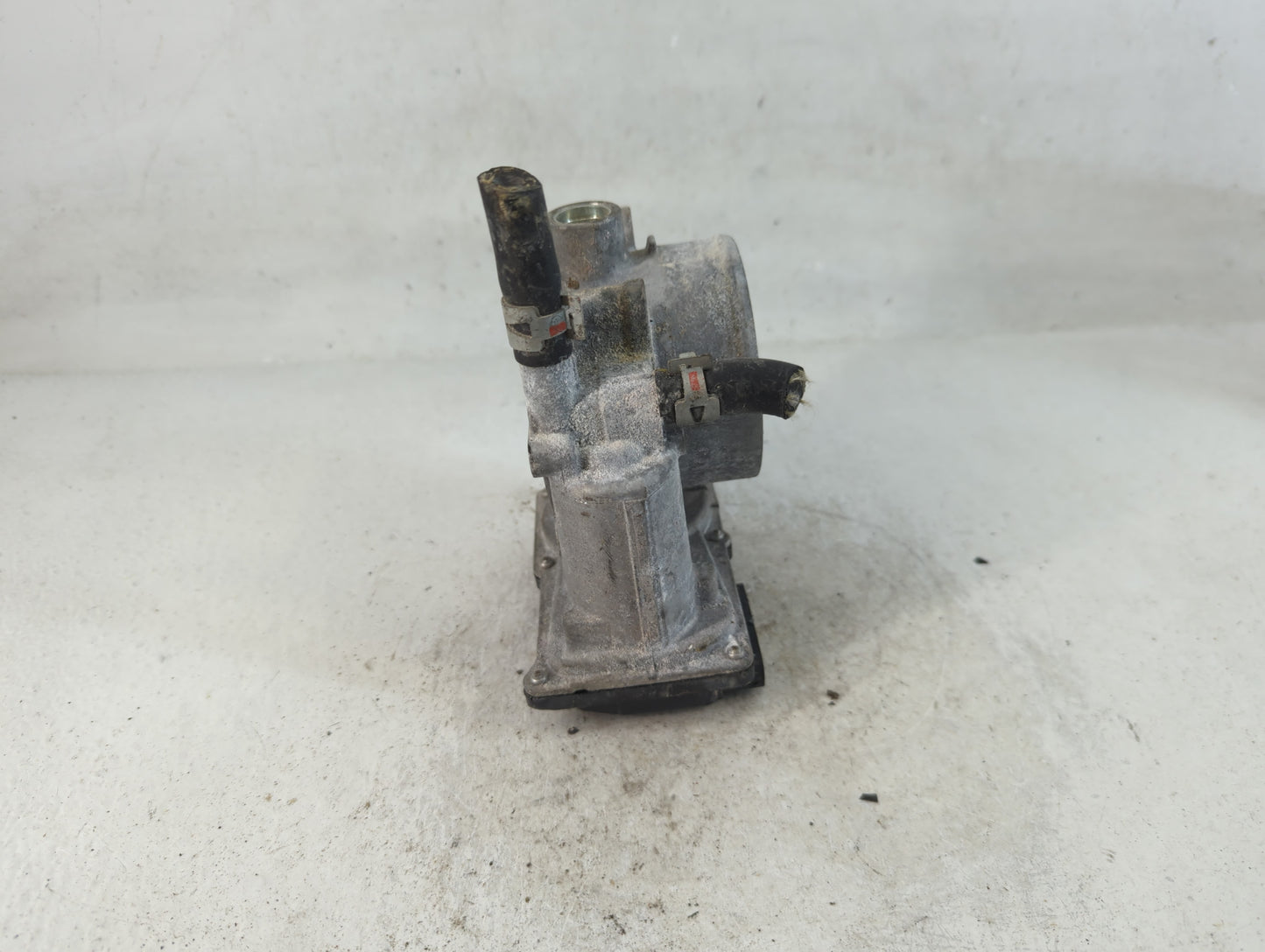 2017-2022 Toyota Highlander Throttle Body P/N:22030-0P060 Fits Fits 2016 2017 2018 2019 2020 2021 2022 OEM Used Auto Parts -