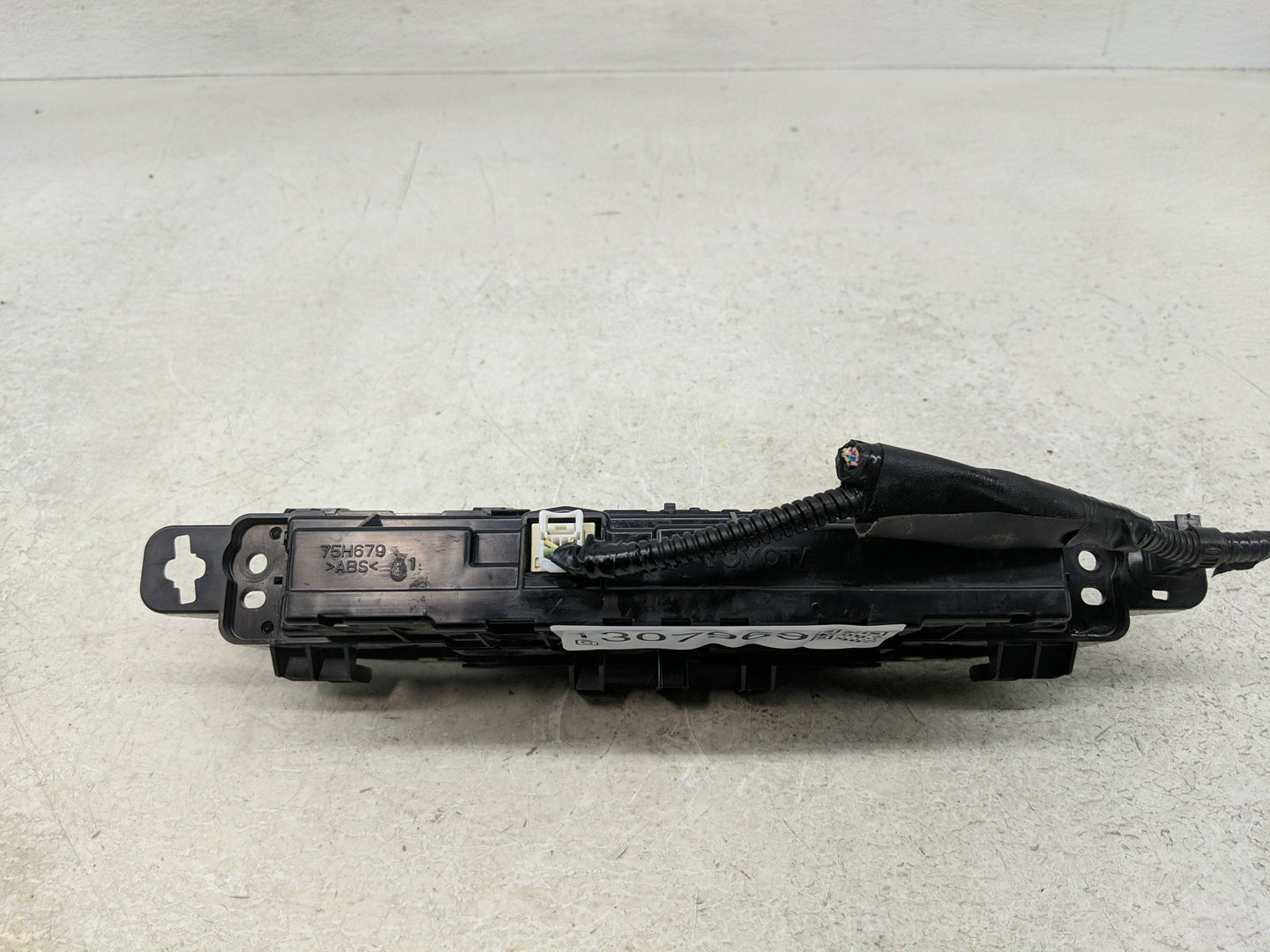 2016-2022 Toyota Prius Climate Control Module Temperature AC/Heater Replacement P/N:75H679 Fits OEM Used Auto Parts - Oemuse