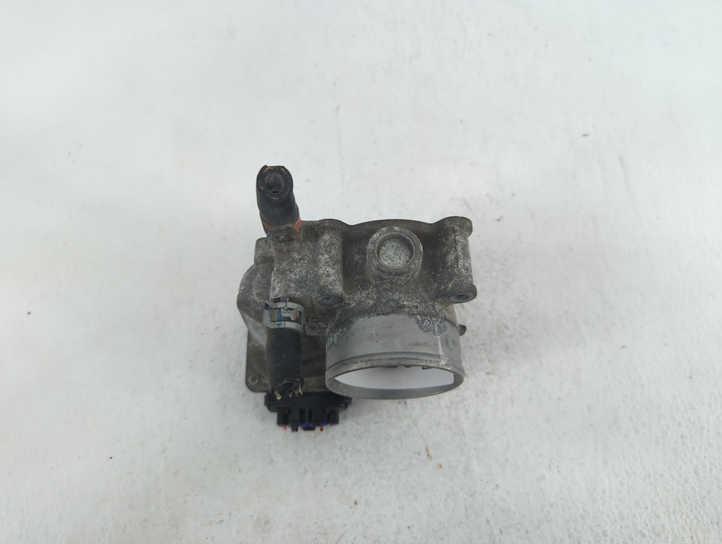 2010-2018 Toyota Prius Throttle Body P/N:22030-37060 Fits Fits 2010 2011 2012 2013 2014 2015 2016 2017 2018 OEM Used Auto Pa