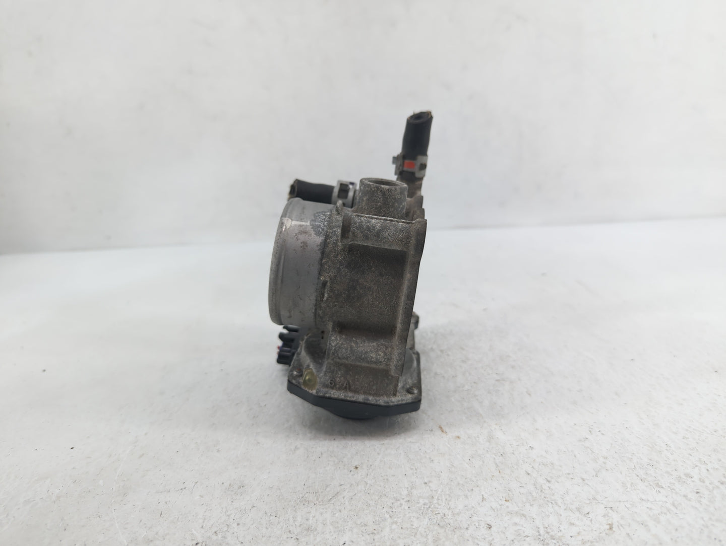 2010-2018 Toyota Prius Throttle Body P/N:22030-37060 Fits Fits 2010 2011 2012 2013 2014 2015 2016 2017 2018 OEM Used Auto Pa