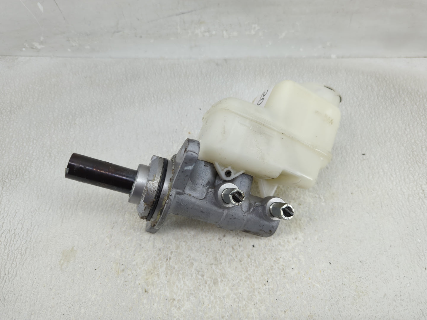 2006-2018 Toyota Rav4 Brake Master Cylinder 1312093 - Oemusedautoparts1.com