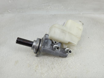 compare product 2006-2018 Toyota Rav4 Brake Master Cylinder 1312093