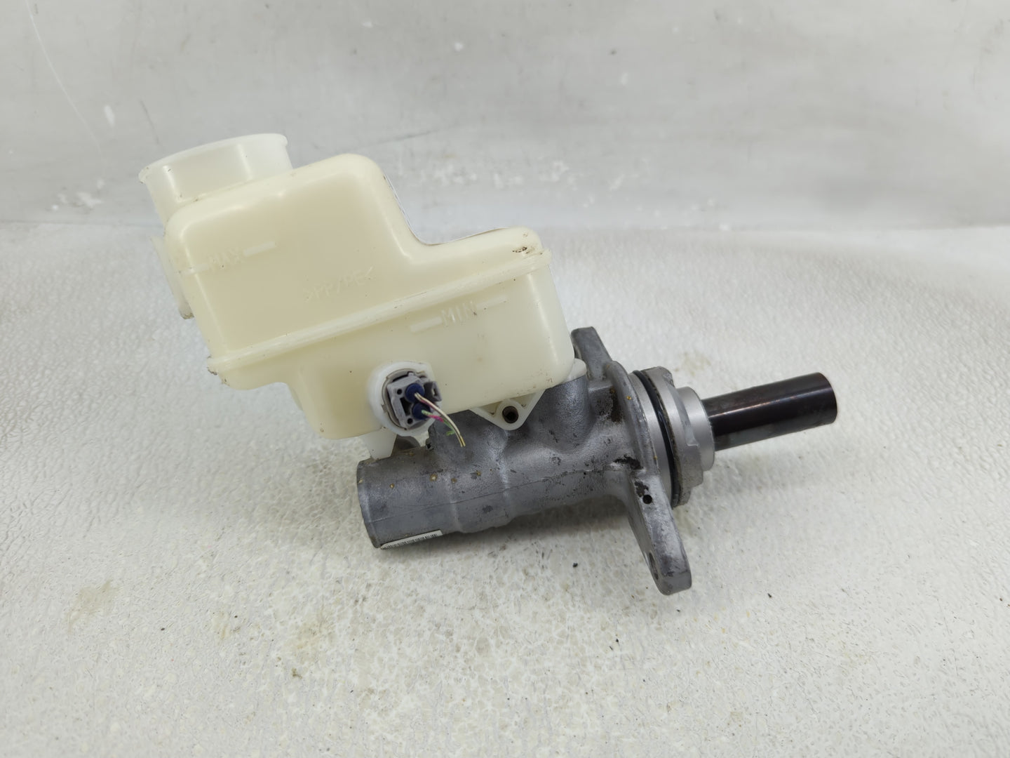2006-2018 Toyota Rav4 Brake Master Cylinder 1312093 - Oemusedautoparts1.com