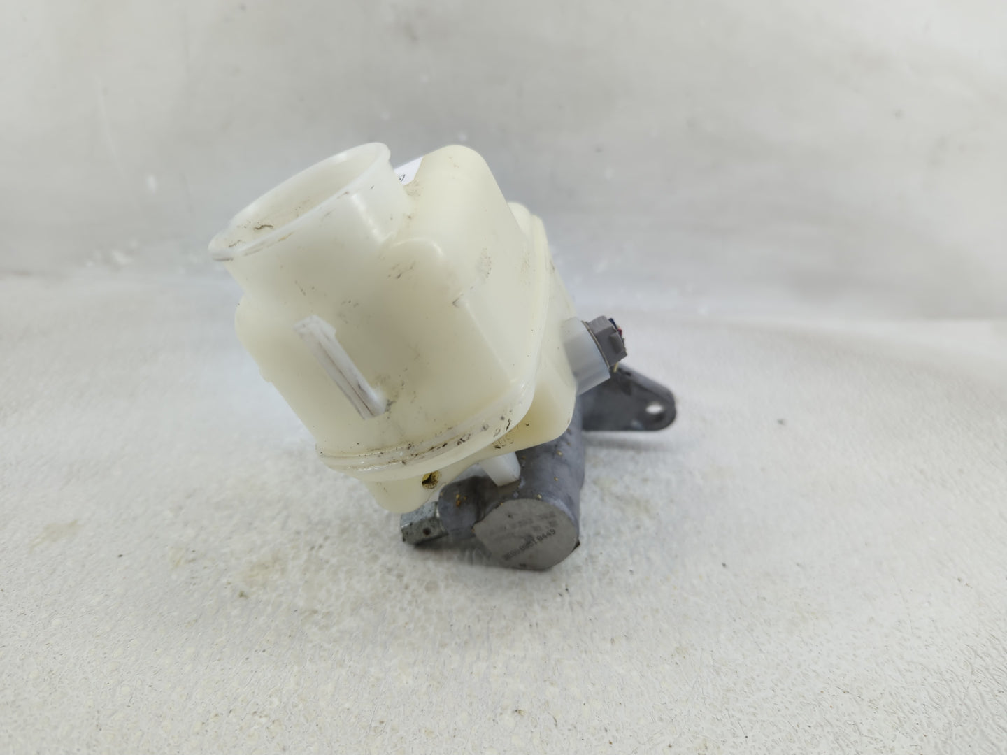 2006-2018 Toyota Rav4 Brake Master Cylinder 1312093 - Oemusedautoparts1.com