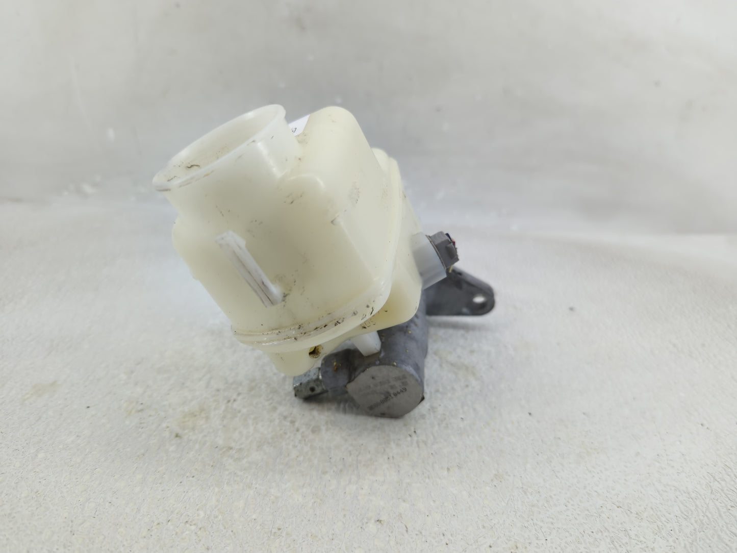 2006-2018 Toyota Rav4 Brake Master Cylinder 1312093 - Oemusedautoparts1.com
