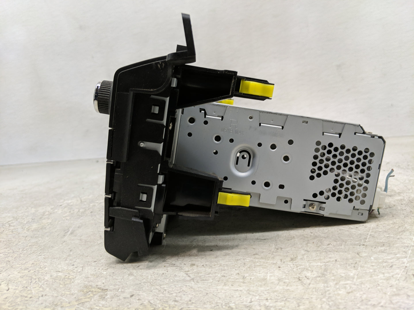 2016-2018 Toyota Rav4 Radio AM FM Cd Player Receiver Replacement P/N:86140-0R170 Fits Fits 2016 2017 2018 OEM Used Auto Part