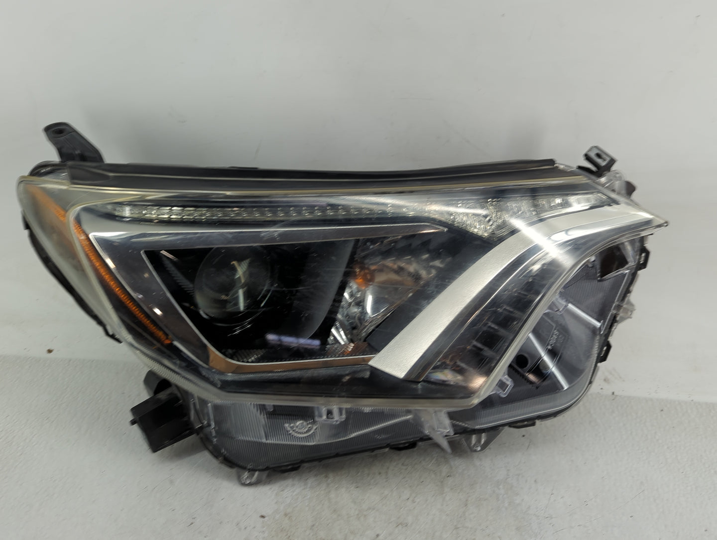 2016-2018 Toyota Rav4 Driver Left Oem Head Light Headlight Lamp - Oemusedautoparts1.com
