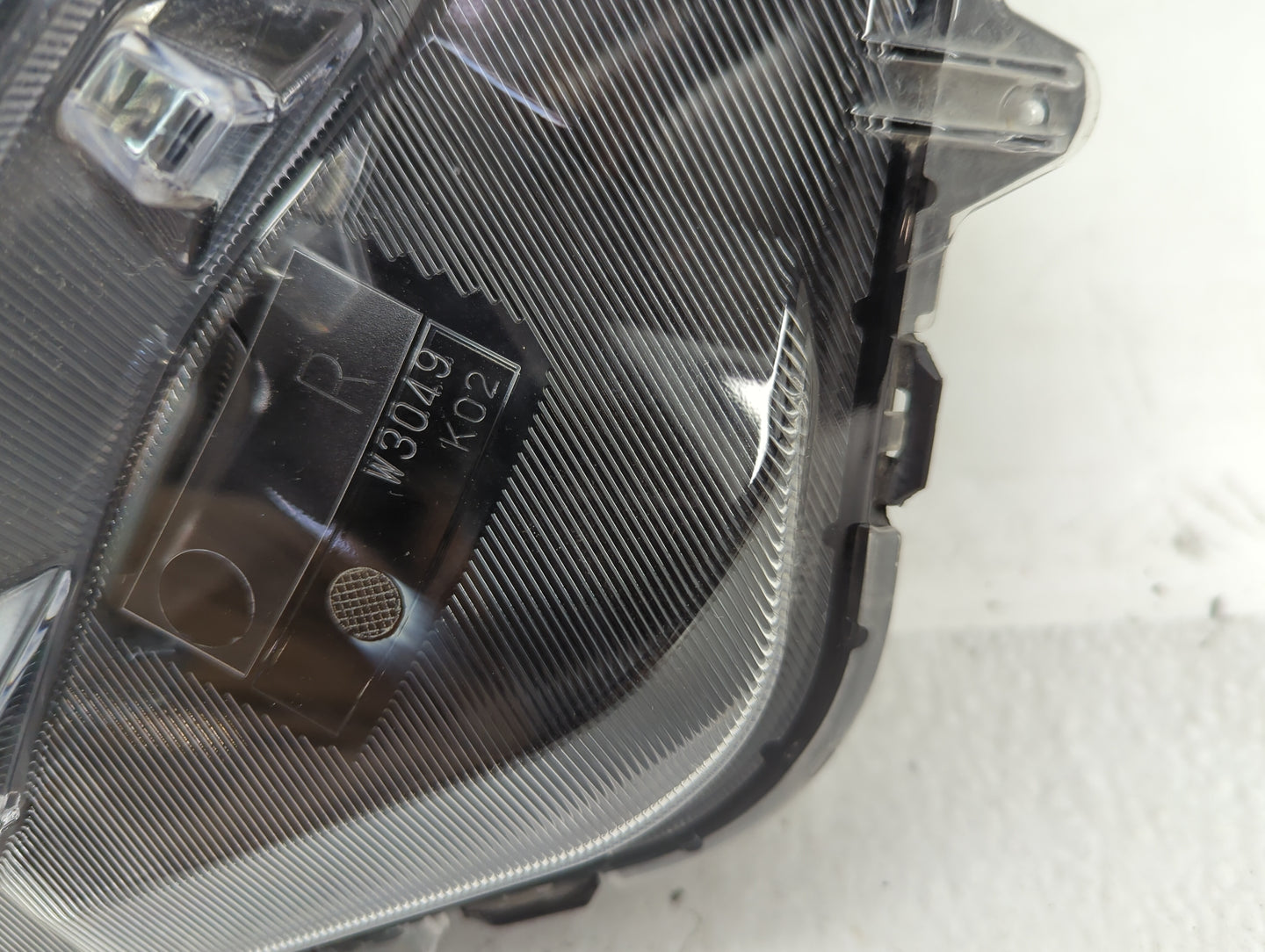 2016-2018 Toyota Rav4 Driver Left Oem Head Light Headlight Lamp - Oemusedautoparts1.com