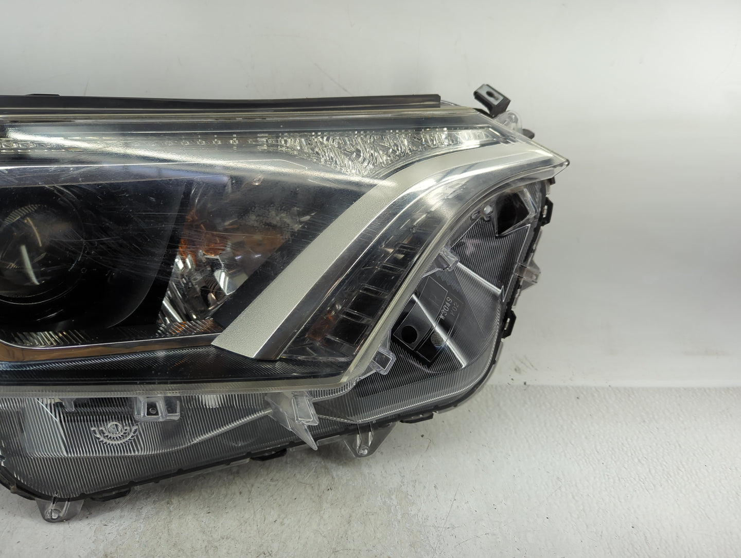 2016-2018 Toyota Rav4 Driver Left Oem Head Light Headlight Lamp - Oemusedautoparts1.com