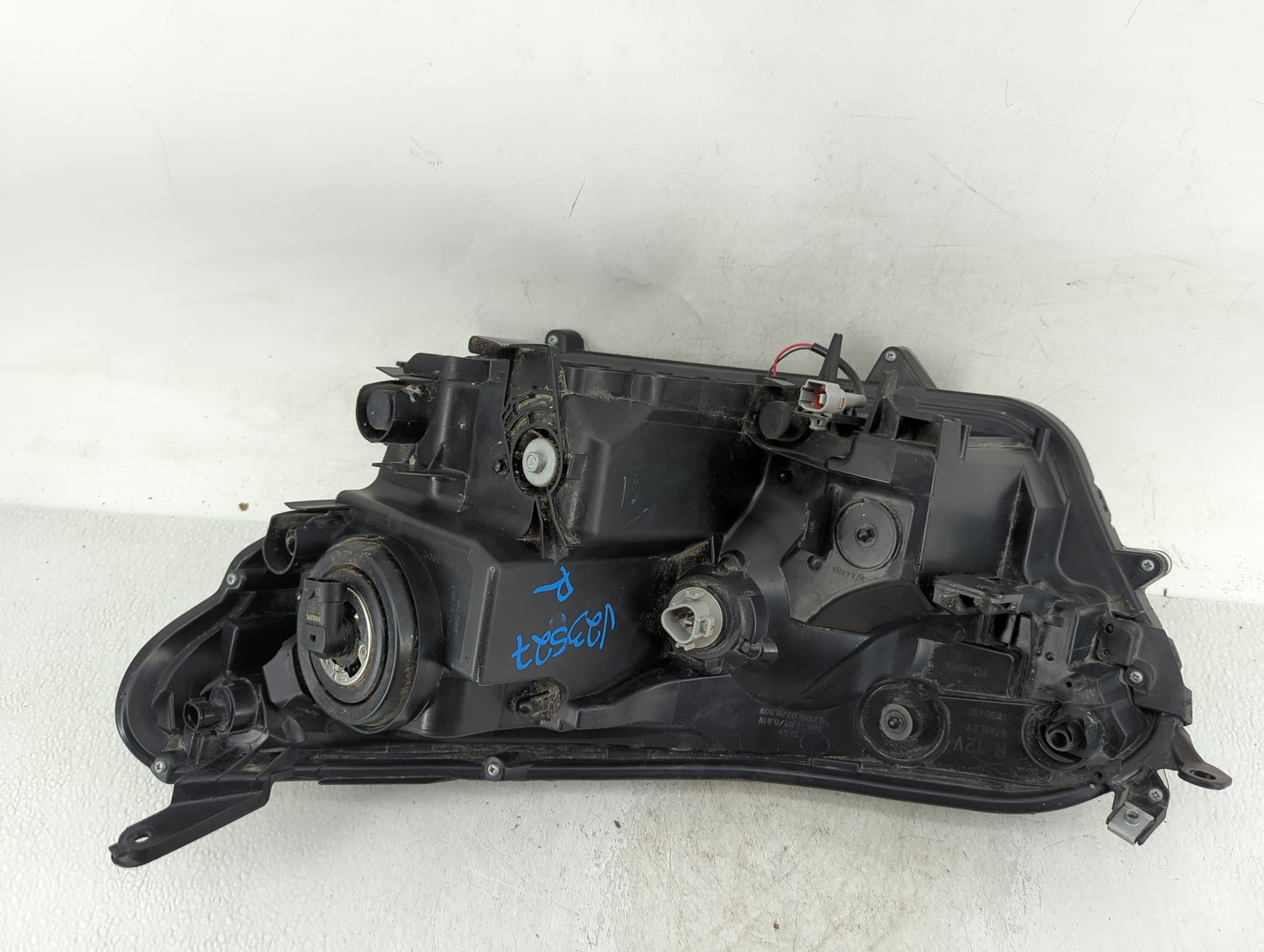 2016-2018 Toyota Rav4 Driver Left Oem Head Light Headlight Lamp - Oemusedautoparts1.com