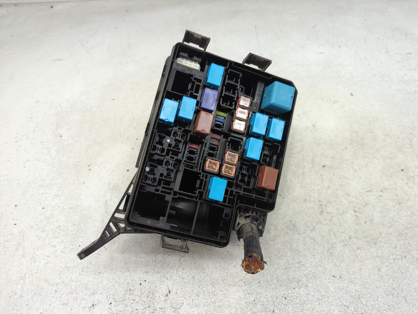 2016-2018 Toyota Rav4 Fusebox Fuse Box Panel Relay Module P/N:82662-0R191 Fits Fits 2016 2017 2018 OEM Used Auto Parts - Oem